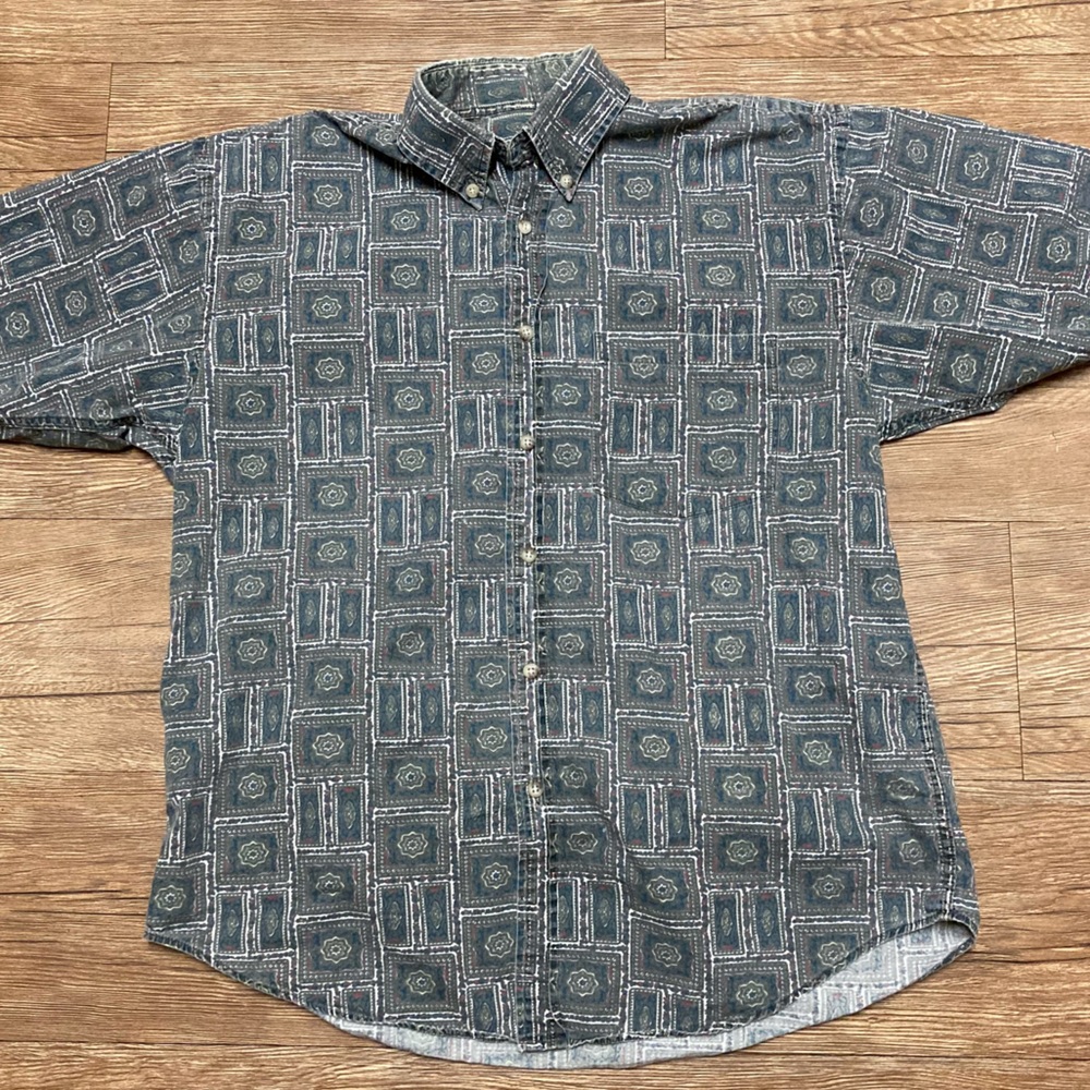 Vintage Evergreen Button Up Retro 70’s Pattern